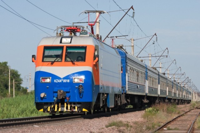 Казакстанда «Дарбаза-Мактаарал» темир жолу салынууда