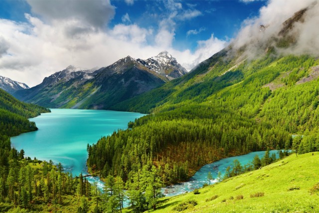 Казакстандын тур тармагынын мүмкүнчүлүктөрү тууралуу чет элдик дипломаттар айтып жатышат