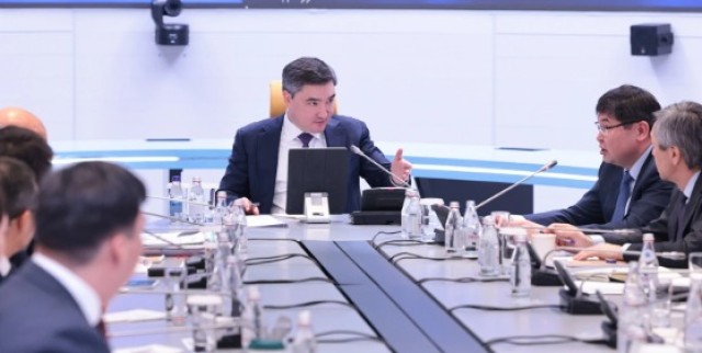 Kazakh PM discusses tax reform with experts and business representatives