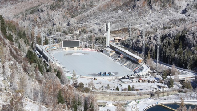 Almatı'daki Medeu buz pateni pisti 2027 yılına kadar yenilenecek