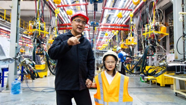 Экскурсии на предприятия для школьников проводят в Казахстане