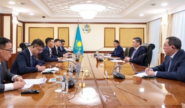 Kazakh government discusses prospects for investment projects in Alatau city