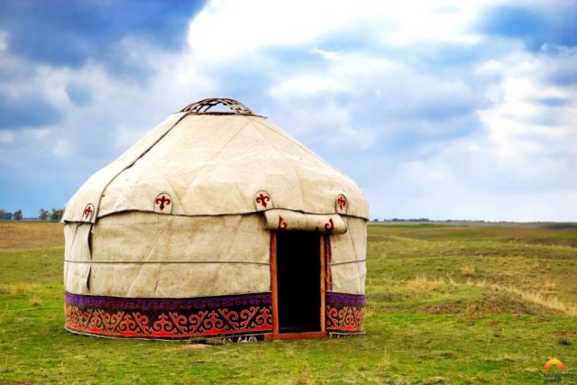 Students in Shymkent develop innovative yurt