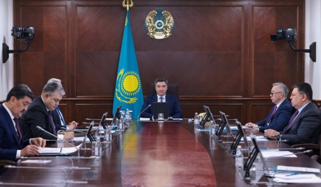 Ҳукумат чиқиндилардан қайта фойдаланиш масаласини кўриб чиқди