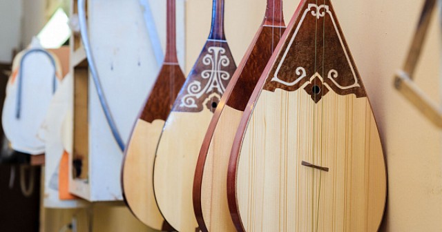 Домбра - казактын асыл казынасы