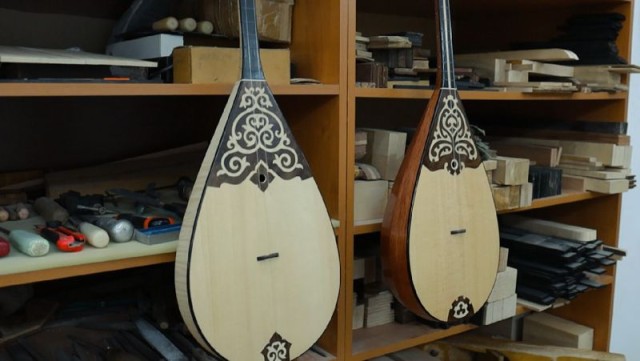 Kazak dombrası ün kazanıyor