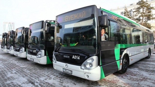 Автобусларда буюк қозоғистонликлар ҳақида аудиоҳикоялар