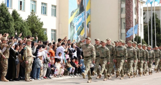 Қозоғистон тинчлик ўрнатувчи кучлари Ғўлон тепаликларига йўл олди