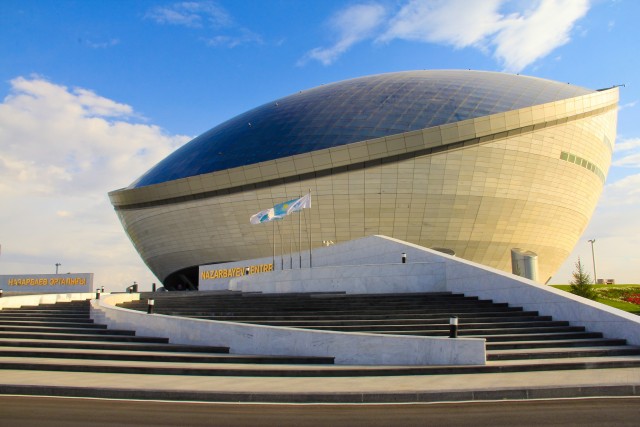 Astana schoolchildren explore Kazakh musical instruments