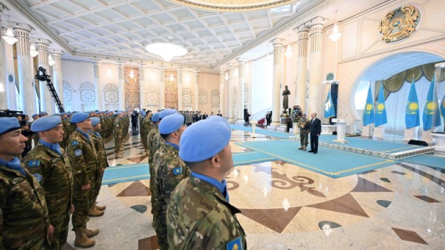 Kassym-Jomart Tokayev awards Kazakh peacekeepers