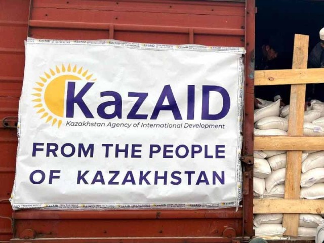 Kazakistan Afganistan'a insani yardım gönderdi