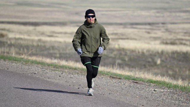 Kazakh soldier runs 80 kilometers for 80th Victory anniversary