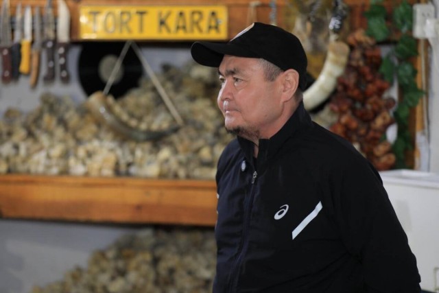 Актюбинец попал в книгу рекордов Казахстана с коллекцией асыков