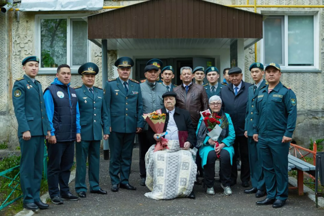 Улуттук гвардия жоокерлери согуш ардагерине урмат-сый көрсөттү