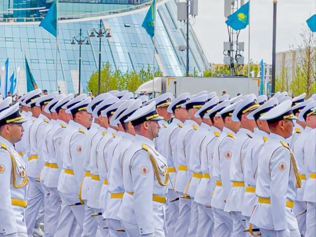 Казакстандын желеги 7синде асманга тартылат