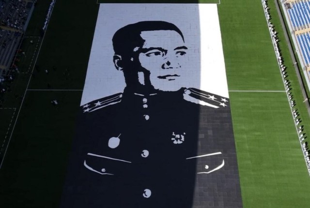 Over 600 young Kazakh citizens create unique portrait for Victory Day