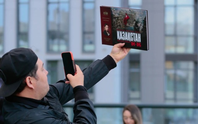 Қозоғистонликларнинг Ғалабага қўшган ҳиссаси ҳақида китоб чоп этилди