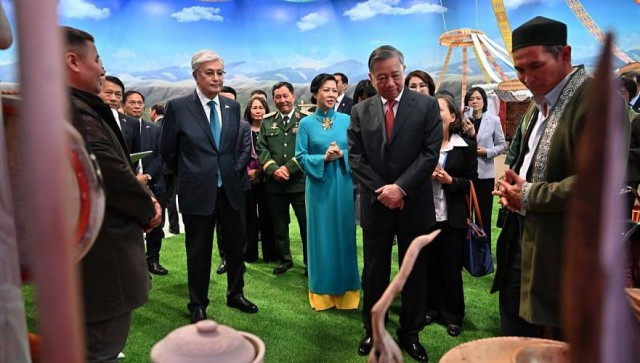 Kazakistan Devlet başkanı ve Vietnam Komünist Partisi Genel Sekreteri «Etnoaul»ı ziyaret ettiler