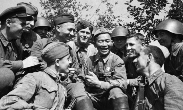 Multi-volume book about Kazakh frontline soldiers republished in Kazakhstan