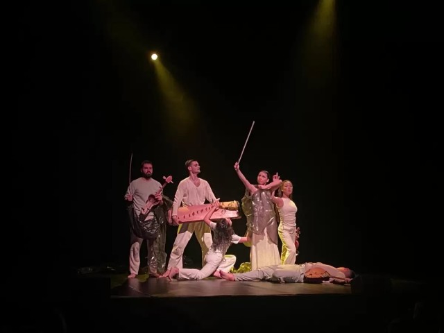 Астанада казак-француз заманбап хореография спектакли өттү