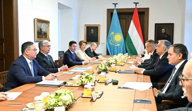 Мемлекет басшысы Мажарстан Премьер-Министрімен келіссөз жүргізді