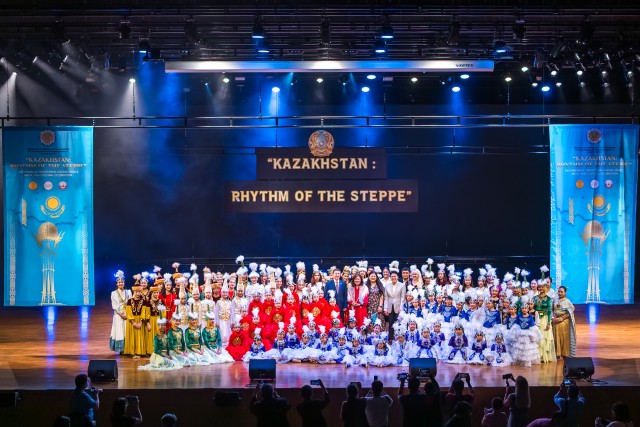 Tayland'da Kazak sanatı ve kültürü tanıtıldı