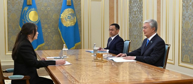 Президент Казахстана принял уполномоченного по правам ребенка
