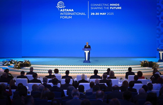 Kazakh President speaks at plenary session of Astana International Forum