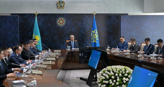 Қозоғистон Президенти МХҚ раҳбарлари билан учрашди