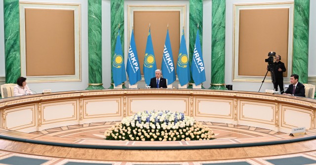 Президент Казахстана провел встречу со спикерами парламентов стран-участниц ТюркПА