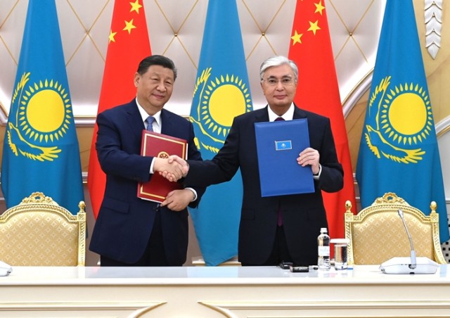 Kazakhstan, China sign 8 documents in energy sector