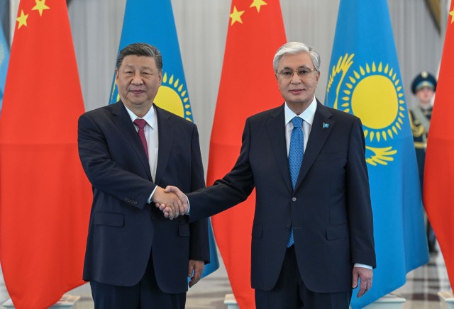 Kazakh, Chinese Presidents hold talks