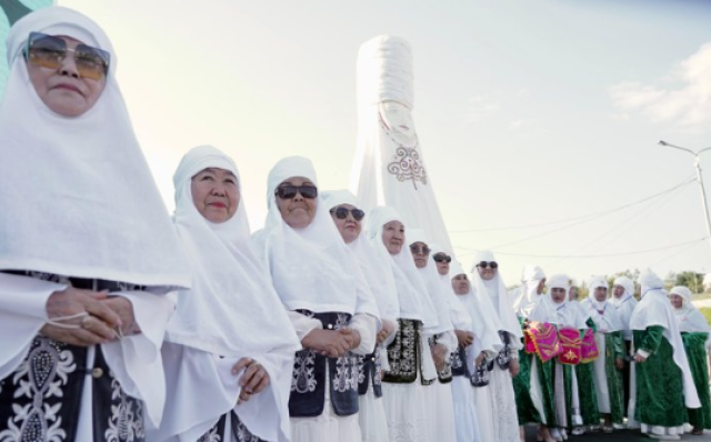 Giant kimeshek enters Global Book of Records