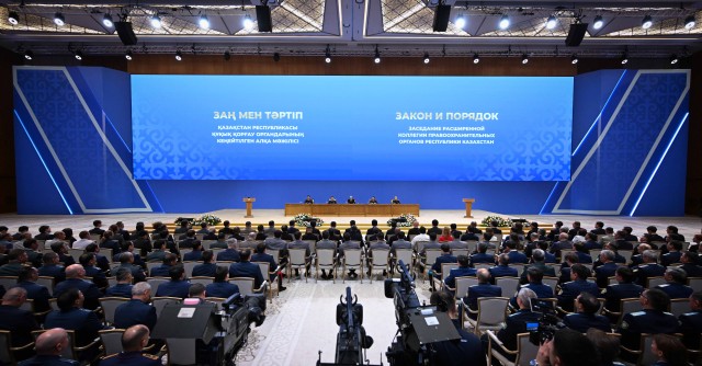 Президент құқық қорғау органдарының кеңейтілген алқа мәжілісіне қатысты