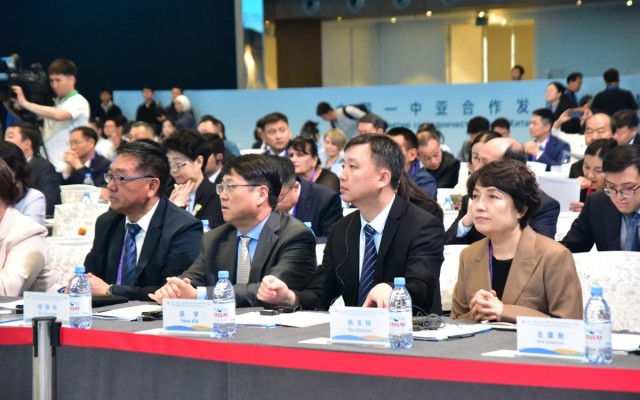 «Хитой — Марказий Осиё» ахборот агентликлари форуми ўтказилди