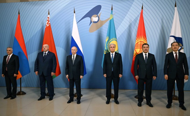 Kazakh President participates in Supreme Eurasian Economic Council meeting