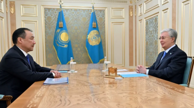 Президент Казахстана дал поручения министру транспорта