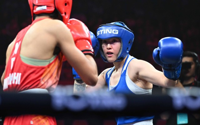 Президент Астанадагы Бокстан дүйнө кубогунун финалдык беттешүүлөрүнө катышты