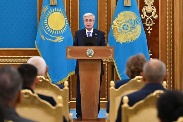 Kazakistan Devlet başkanı, su yönetimi çalışanlarına devlet ödülleri takdim etti