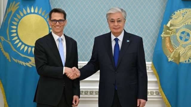 Президент Казахстана принял председателя Совета управляющих Нацбанка Швейцарии