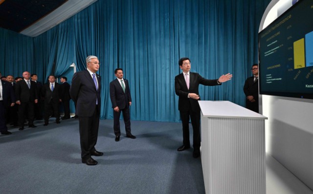 Ли Кай-Фу: Казакстан Борбордук Азияда жана түрк дүйнөсүндө жасалма интеллект боюнча лидерликке чыгууда