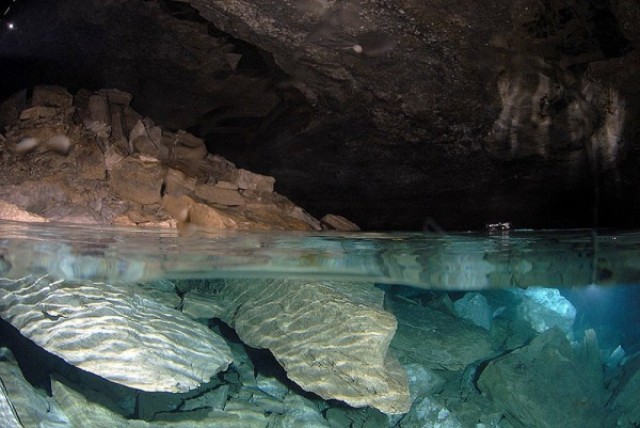 Окумуштуулар Казакстандын жер астындагы сууларынын корун биринчи жолу санариптештирди