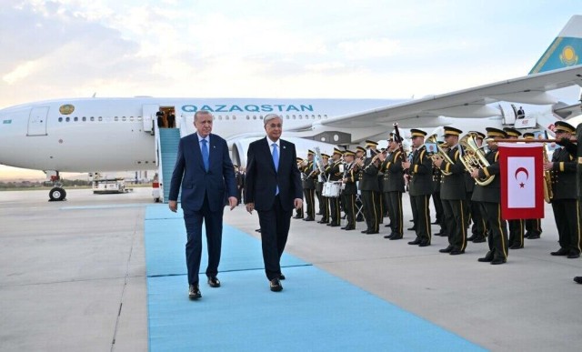 Қозоғистон Президенти Туркияга расмий ташриф билан борди