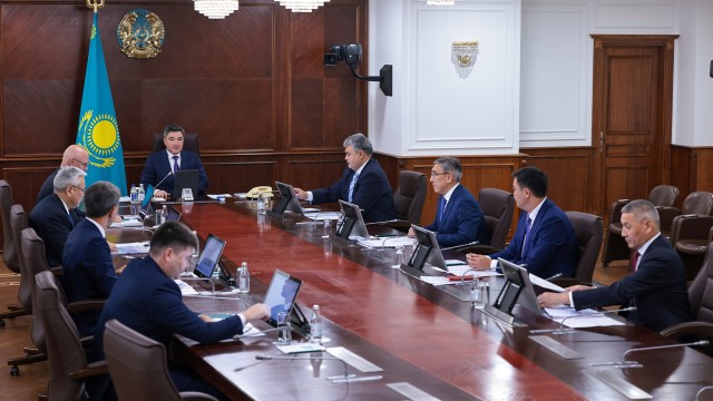 Үкіметте еңбек нарығын дамыту және цифрландыру мәселесі қаралды