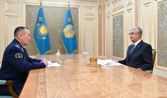 Kassym-Jomart Tokayev receives Defense Minister