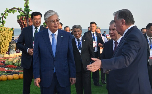 Мамлекет башчысы жолугушууларды өткөрдү