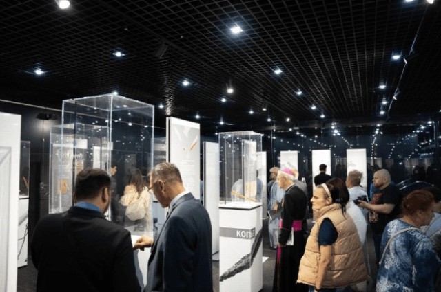 Астанада иккита ўзига хос кўргазма очилди