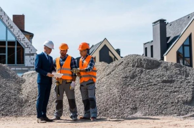 Hükümette İnşaat Sektörü Çalışanları Ödüllendi̇ri̇ldi̇