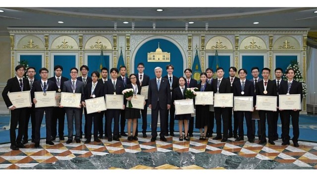 Kazakh President awards international Olympiad winners
