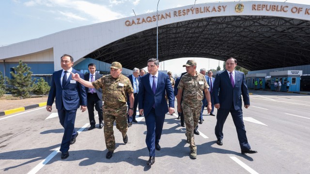 Kazakh Prime Minister inspects border checkpoints with Kyrgyz Republic
